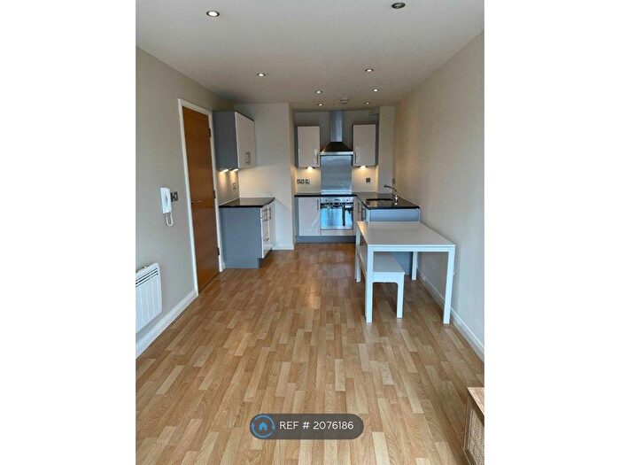 1 Bedroom Flat To Rent In Brewery Wharf, Leeds, LS10