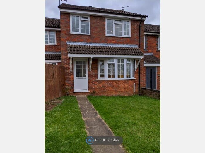 3 Bedroom Terraced House To Rent In Burleigh Piece, Buckingham, MK18