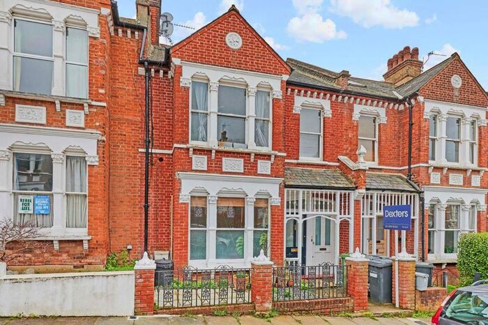 3 Bedroom Flat To Rent In Chalsey Road, London, SE4