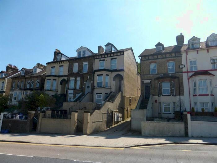 2 Bedroom Flat To Rent In Folkestone Road, Dover CT17