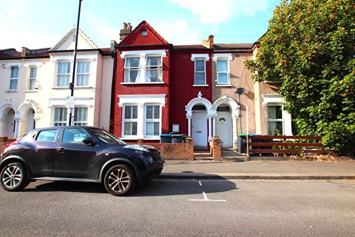 2 Bedroom Flat To Rent In Hathaway Road, Croydon, CR0