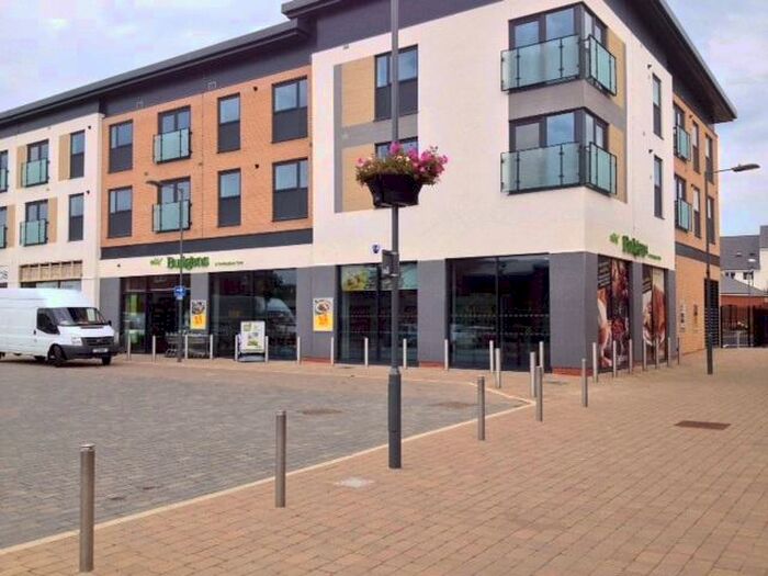 2 Bedroom Apartment To Rent In Jubilee Square, Buckingham Park, HP19