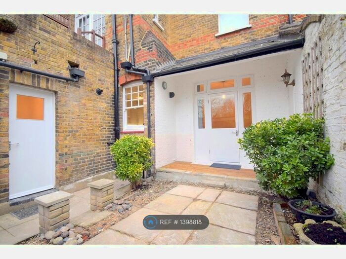 1 Bedroom Flat To Rent In Brackley Road, Chiswick, W4