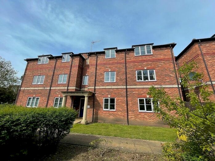 2 Bedroom Flat To Rent In Priory Gardens, Hall Green, Birmingham, B28