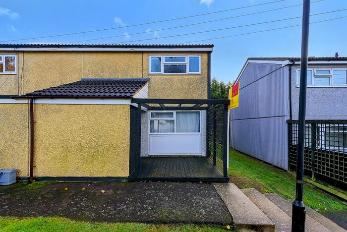 2 Bedroom End Of Terrace House To Rent In Sycamore Road, Ambrosden, OX25