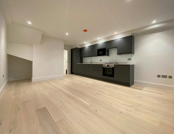 1 Bedroom Flat To Rent In Roman Road, Bethnal Green E2