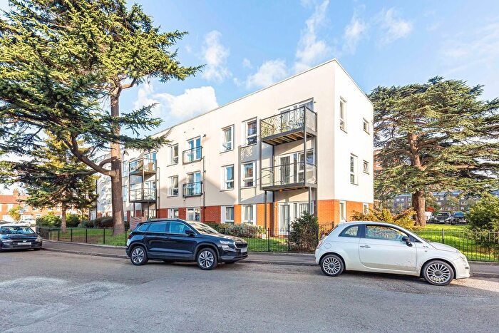 2 Bedroom Flat For Sale In Magnolia House, Spelthorne Grove, Sunbury-On-Thames, TW16