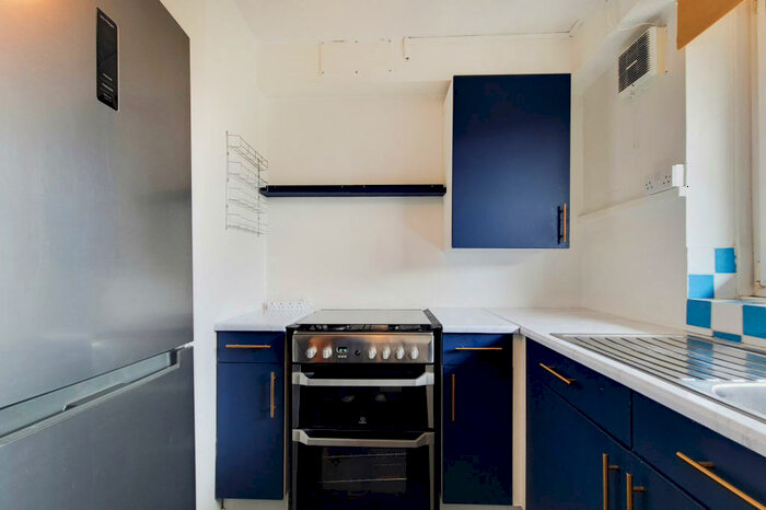 1 Bedroom Terraced House To Rent In Rochfort House, Grove Street, Deptford, SE8