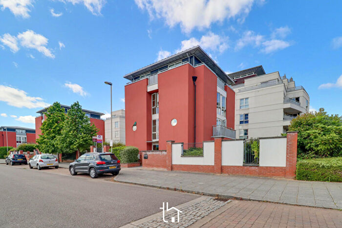 2 Bedroom Apartment To Rent In Watkin Road, Leicester, LE2