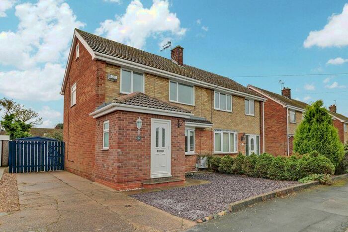 3 Bedroom Semi-Detached House To Rent In Summergangs Drive, Thorngumbald, HU12
