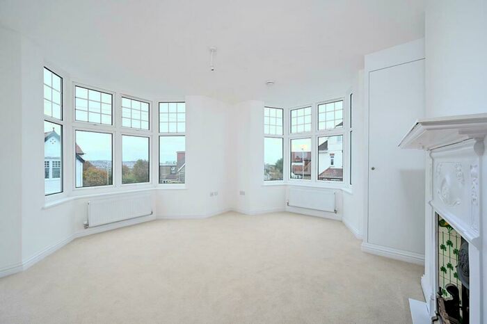 1 Bedroom Apartment To Rent In Withdean Road, Brighton, BN1