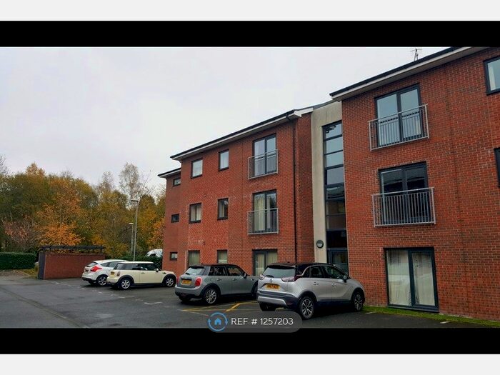 2 Bedroom Flat To Rent In Tattershall Court, Stoke-On-Trent ST4