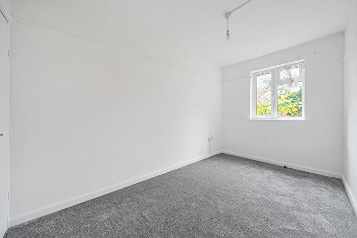 2 Bedroom Flat For Sale In Jubilee Court, CR7