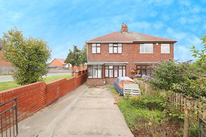 3 Bedroom Semi-Detached House For Sale In Skinner Street, Creswell, Worksop, S80