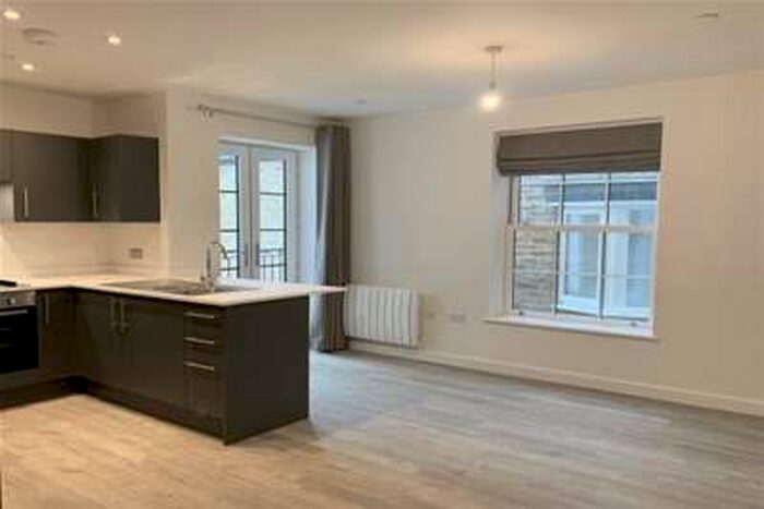 2 Bedroom Flat To Rent In Harbour Court, CT11