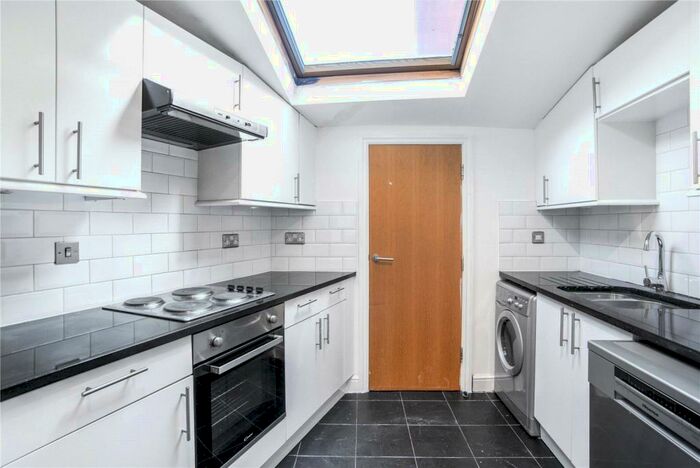 3 Bedroom Semi-Detached House To Rent In Casterton Street, London, E8