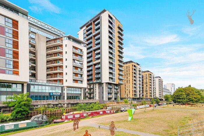 2 Bedroom Apartment To Rent In Palmers Road, Bethnal Green, E2