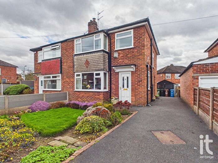 3 Bedroom Semi Detached House For Sale In Chatsworth Road, Hazel Grove, Stockport, SK7