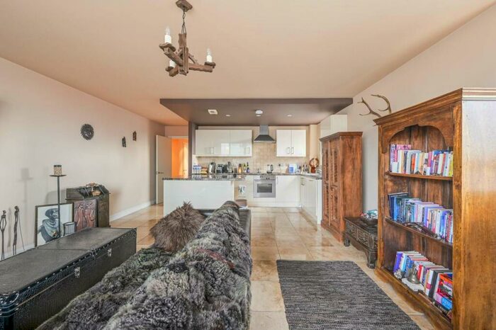 2 Bedroom Flat To Rent In Horizon Building, Canary Wharf, London, E14