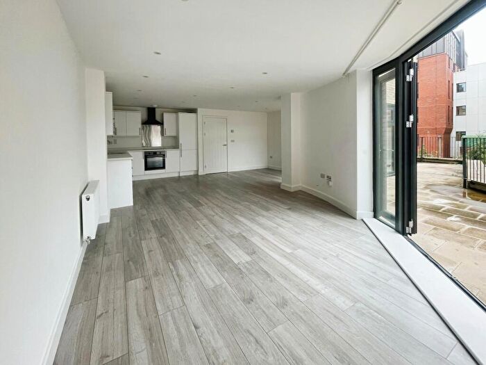 2 Bedroom Flat To Rent In Pullman Square, Grays, RM17