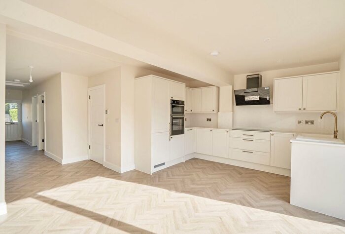 4 Bedroom Bungalow For Sale In Gays Road, Hanham, Bristol, BS15