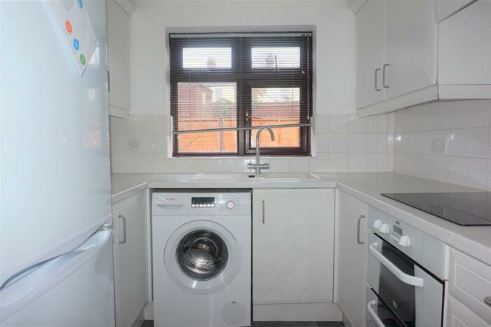 2 Bedroom Maisonette To Rent In Bevans Close, Greenhithe, Kent, DA9