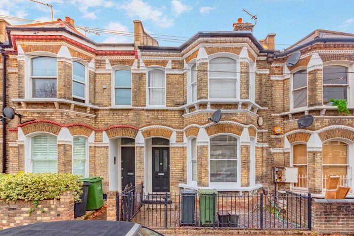 4 Bedroom Property To Rent In Ballater Road, London SW2