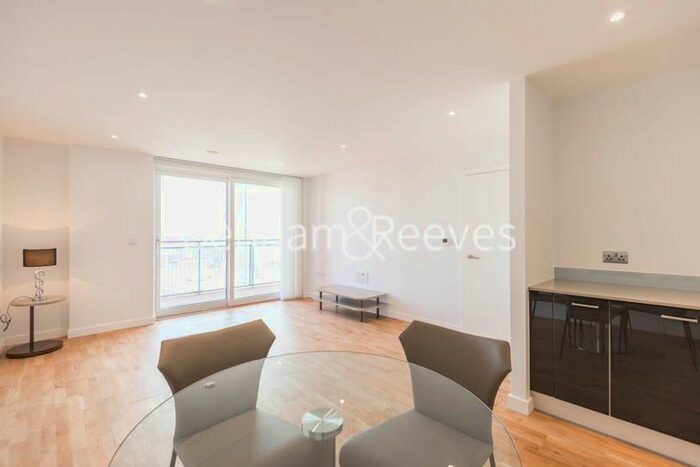 2 Bedroom Flat To Rent In Octavius Street, London, SE8