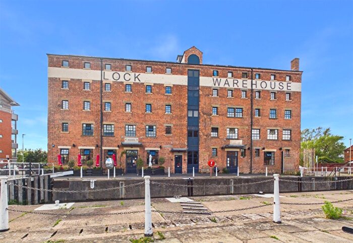 2 Bedroom Flat For Sale In Severn Road, Gloucester, Gloucestershire, GL1