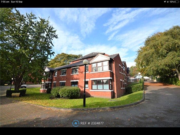 2 Bedroom Flat To Rent In Aire View Gardens, Leeds, LS5