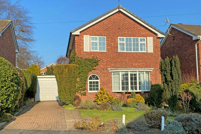 4 Bedroom Detached House To Rent In Hookstone Oval, Harrogate, HG2