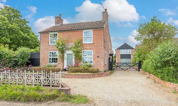 4 Bedroom Detached House For Sale In Upper Street, Horning, NR12