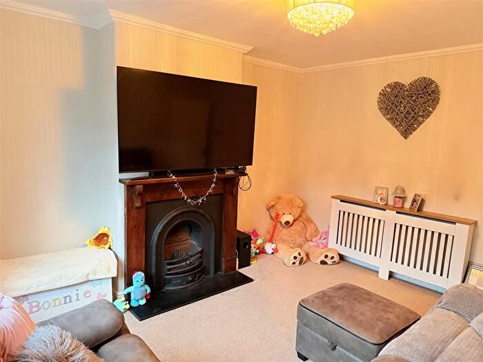 3 Bedroom Semi Detached House For Sale In Wootton Road, Bristol, BS4