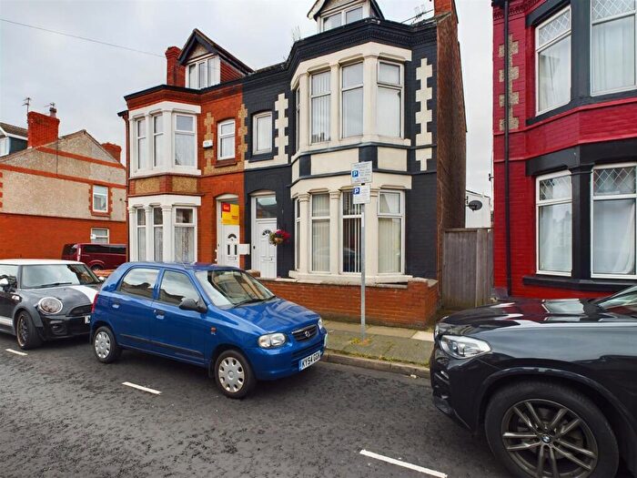 4 Bedroom Semi Detached House For Sale In Edinburgh Road, Wallasey, CH45