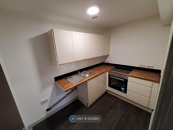 1 Bedroom Flat To Rent In Drake Street, Rochdale, OL16