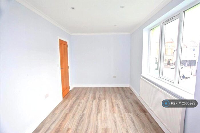 1 Bedroom Flat To Rent In Lea Bridge Road, London, E10