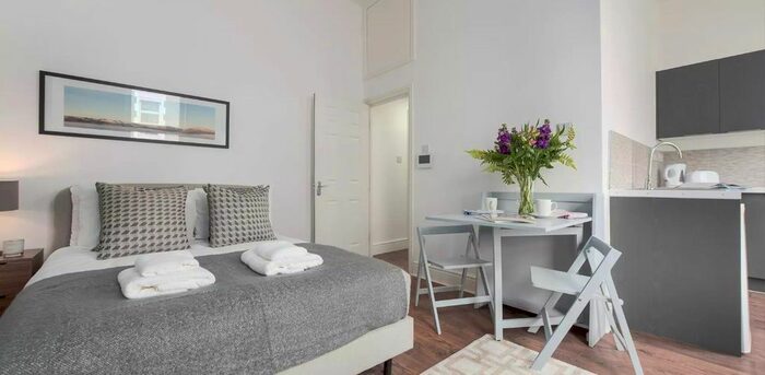 Studio To Rent In Warwick Road (/), Earls Court, London, SW5