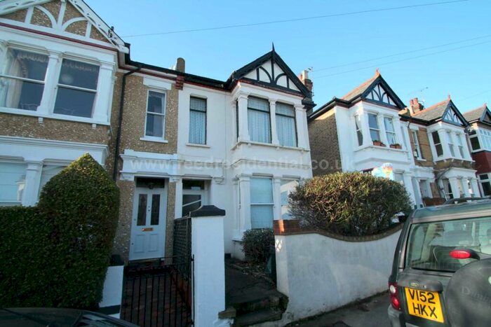 1 Bedroom Flat To Rent In Guildford Road, Southend On Sea, SS2