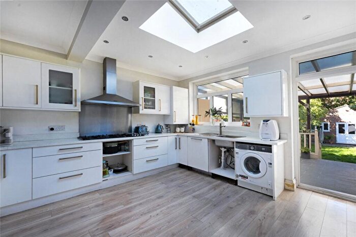 5 Bedroom Terraced House For Sale In Hillside Gardens, Walthamstow, London, E17