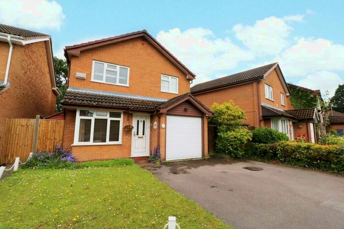 4 Bedroom Detached House To Rent In Merlin Way, Farnborough, Hampshire, GU14