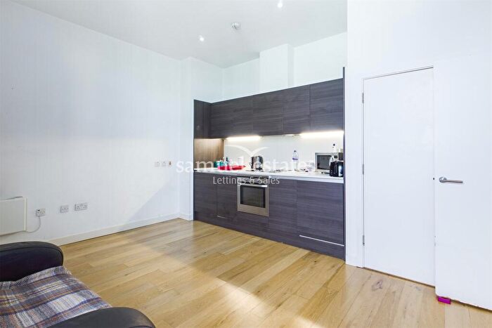 1 Bedroom Flat To Rent In O'Central, Crampton Street, London, SE17