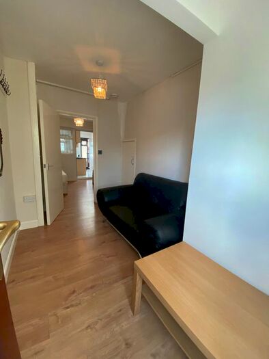 1 Bedroom Flat To Rent In Maybury Road, Barking IG11