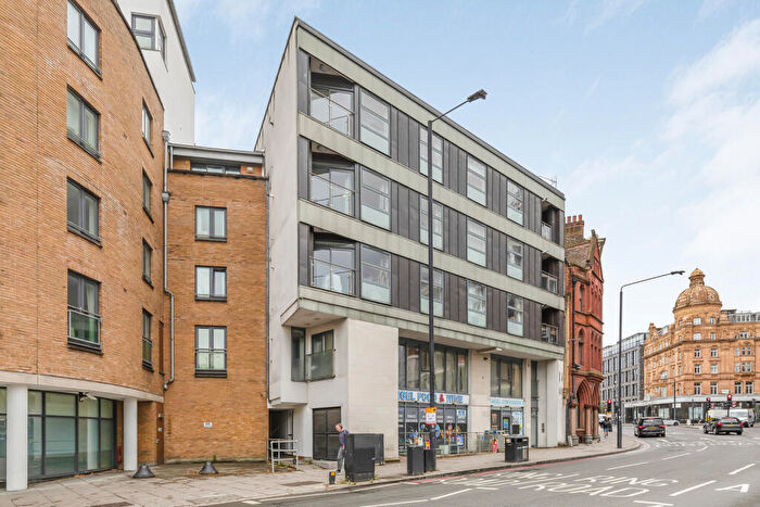 2 Bedroom Apartment To Rent In Goswell Road, London, EC1