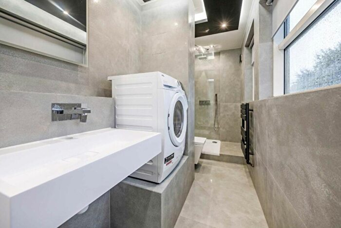 1 Bedroom Flat To Rent In Royal College Street, Camden, NW1