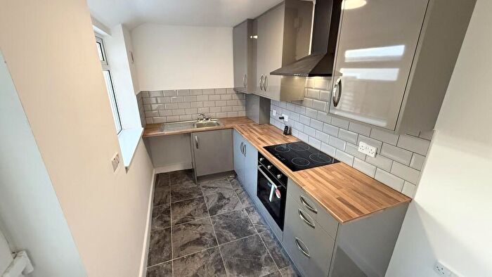 2 Bedroom Terraced House To Rent In Lightwoods Road, Bearwood, B67