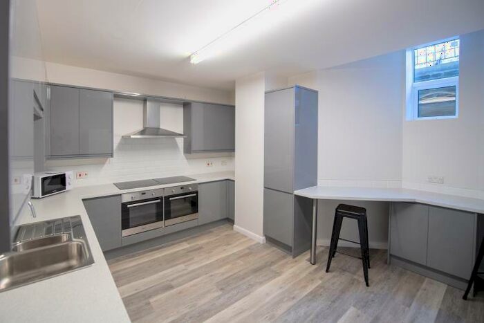 7 Bedroom Terraced House To Rent In Whitham Road, Sheffield, S10