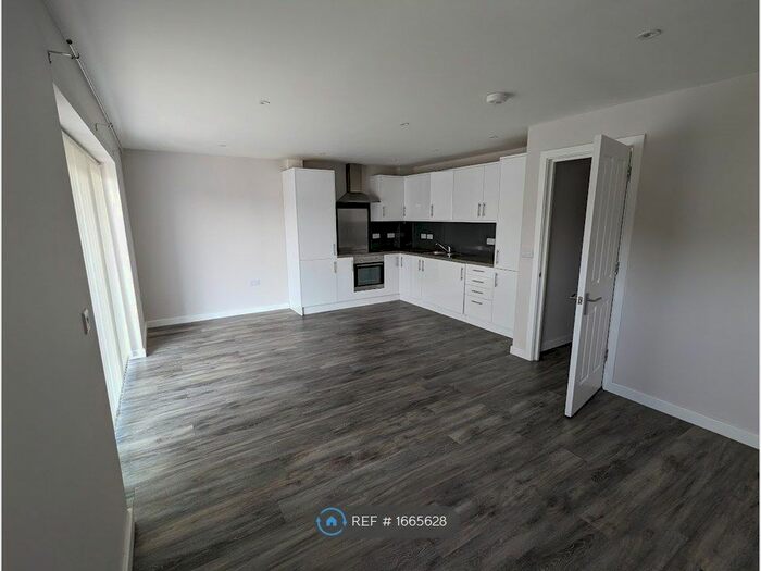 2 Bedroom Flat To Rent In Bridger Court, Portsmouth, PO2