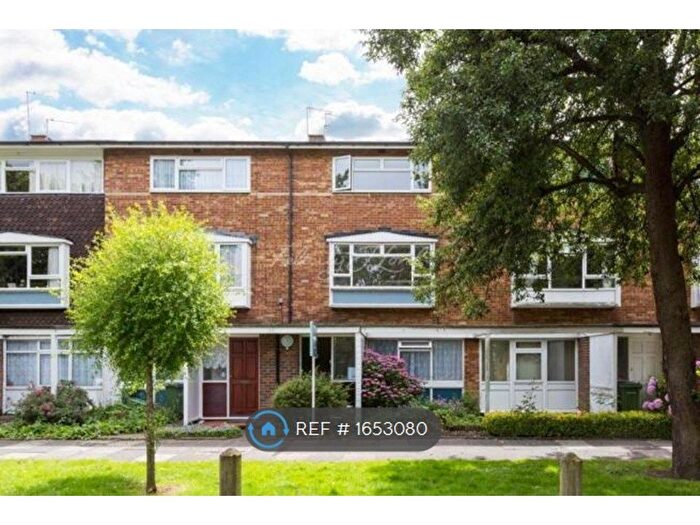 2 Bedroom Maisonette To Rent In Fairby Road, London, SE12