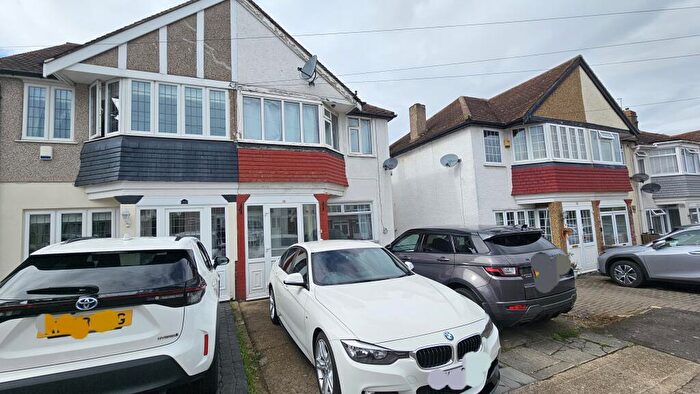 3 Bedroom Semi-Detached House To Rent In Kingswood Close, Dartford, DA1
