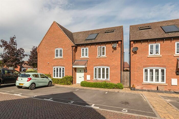 3 Bedroom Semi Detached House For Sale In Dan Read Parade, Didcot, OX11